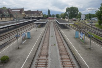 02.06.2016, Lindau, Germany, Europe, An elevated view of empty platforms at the main railway