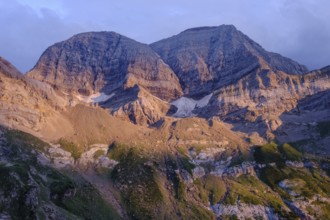 East Astazu, 3071 metres, from Espuguettes refuge, Pyrenees National Park, Hautes-Pyrenees, France