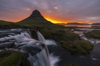 Kirkjufell at sunrise, Grundafjördur, Snaefellsnes, Iceland
