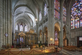 Saint-Etienne Cathedral, first Gothic cathedral, Sens, Burgundy, Yonne department,