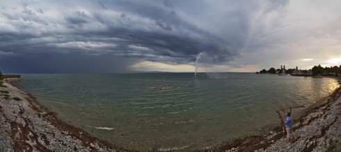 Land artists in a stormy atmosphere on Lake Constance, Friedrichshafen