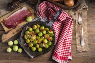 Honey caramelized brussels sprouts with ham