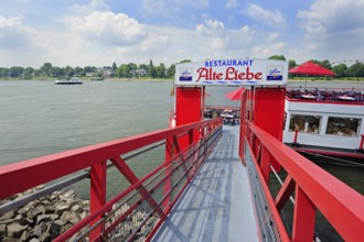 Pedestrian bridge to Restaurant Schiff, Rhine, Rheinallee, Königswinter, Königswinter, Rhineland,