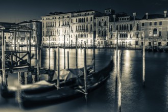 Venetian gondolas, boat dock at the customs office on the Grand Canal, Gondola Traghetto Dogana,