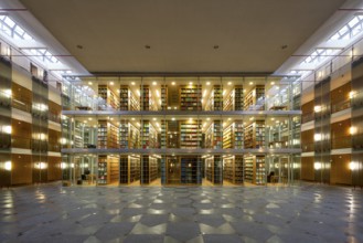 Münster, Constitutional Court for the State of North Rhine-Westphalia, foyer with glass library