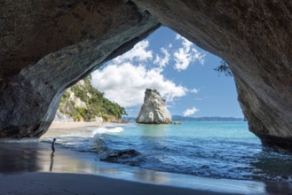 Scenic Cathedral Cove at Coromandel peninsula, New Zealand