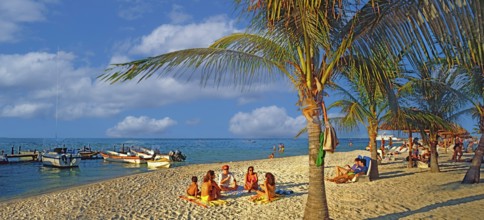 Playa Linda. Beach near the Hotel Calinda, beach holidaymakers sunbathing, Cancun, Mexico