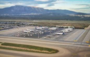 Athen, Griechenland - 21.10.2023: Internationaler Flughafen Athen