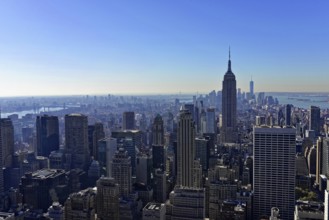 Viewing terrace of the Rockefeller Center, panorama of the New York skyline with the striking