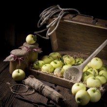 White transparent applesauce