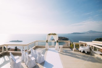 Arch for the wedding ceremony on the sea