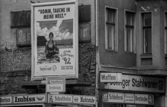 Germany, Berlin, 19.02.1992, pub, snack bar, weapons, grinding shop, cutlery, Marktstube,