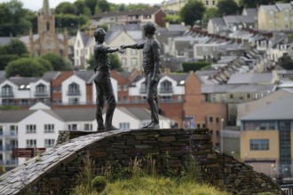 Friedensstatue "Hands Across The Divide", Londonderry
