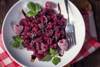 Beetroot salad with raspberries