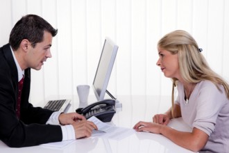 Man and woman at a counselling session Austria