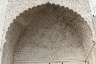 Tomb, Bibi Ka Maqbara in Aurangabad, Maharashtra, India, Asia, An ornate arch with detailed