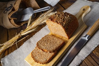 Moist wholemeal bread, crushed or ground wholemeal