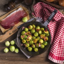 Honey caramelized brussels sprouts with ham