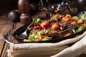 Tender beef with various vegetables