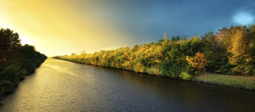 Autumn on the canal