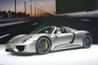 Porsche 918 Spyder with high-performance hybrid