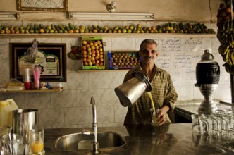 Fruit juice shop in cairo egypt