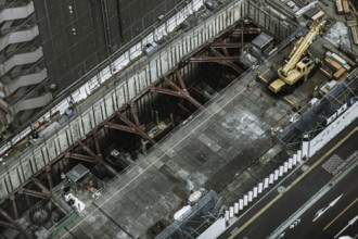 Construction construction site of a high-rise building. Shooting Location: Tokyo metropolitan area