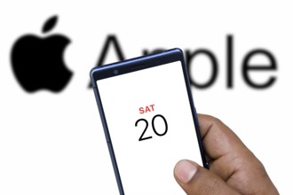 Apple calendar logo on smartpone