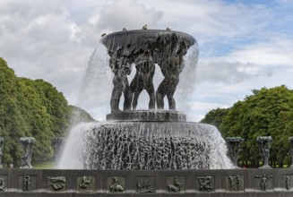 A picture of the fountain at the Vigeland or Frogner Park. Designed by Gustav Vigeland between 1940