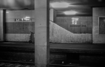 GDR, Berlin, 17 June 1990, Potsdamer Platz S-Bahn station, 28 years of ghost station