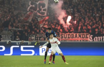 Football match, Berat DJIMSITI Atalanta Bergamo at the back heads the ball past Fabian RIEDER VFB