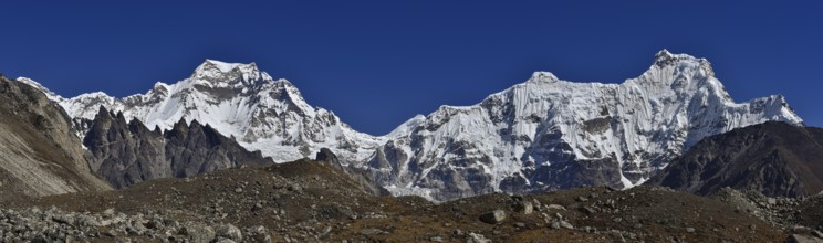 Panorama of Mount Everest and Lhotse, two of the highest mountains in the world, of Himalayas in