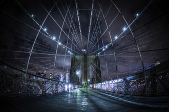 Night of the Brooklyn Bridge. Shooting Location: New York, Manhattan