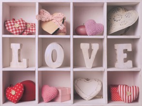 Vintage valentine set in white shabby chic cells