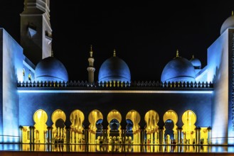 Shakezy Cayd Grand Mosque United Arab Emirates. Shooting Location: Dubai