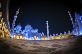 Shakezy Cayd Grand Mosque United Arab Emirates. Shooting Location: Abdabi