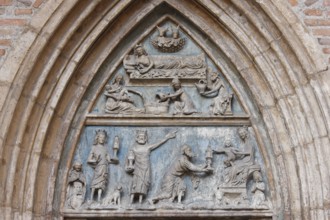 Western portal on the north side, the so-called Small Marian Portal: Tympanum, St., Sankt, Saint