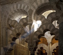 Mezquita-Catedral de Córdoba, interior, Maskura support system of the central dome, section with