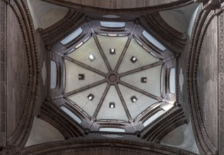 Worms, St Peter's Cathedral, western crossing tower, view into the vault