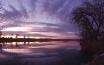 Light and cloudy atmosphere at the Altshausen pond