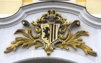 This photo was taken on my Dresden visit this year. It shows the city coat of arms and reflects an