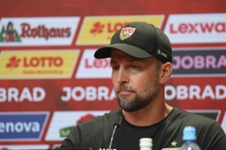 Coach Sebastian Höneß (VfB Stuttgart) at the press conference, PK after the match of the 1st FBL: