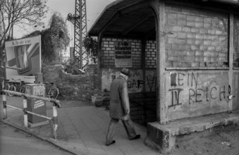 Germany, Merseburg, 15.01.1992, subway, advertising, cigarettes, party advertising, a fourth Reich
