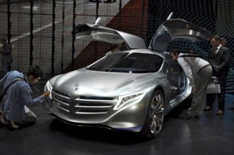 The public at the IAA at Mercedes