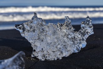 Evening at Diamond beach, Jökulsarln, south coast, Iceland