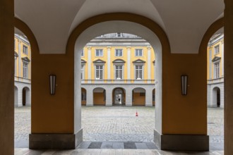 Main building of the Rheinische Friedrich-Wilhelms-Universität Bonn in the former electoral palace