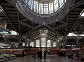 Built 1910-28, interior view with dome