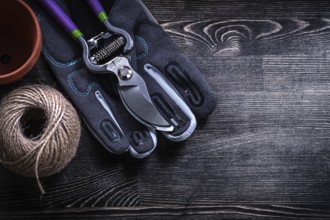 Safety glove sharp garden pruner peat pot hank of rope