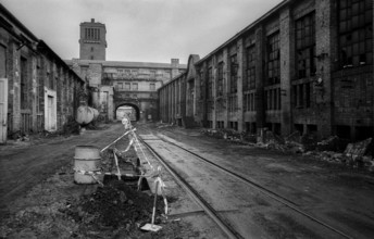 Germany, Bitterfeld, 31 March 1992, Chemiekombinat Bitterfeld, decommissioned Bitterfeld power