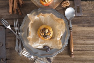Apfel mit Nuss Karamell Füllung